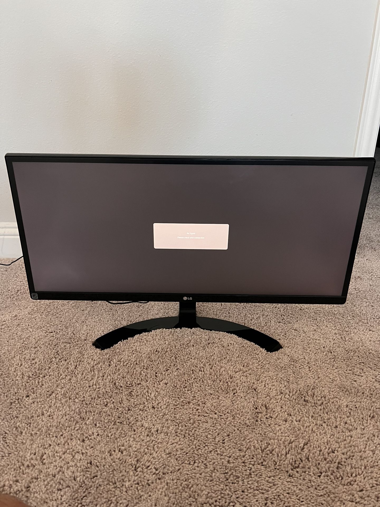 LG 29UM60-P ultra wide monitor