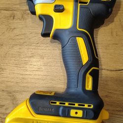 DeWalt 20V Max Brushless 1/4" Impact Driver With A 20V Max 2AH Battery