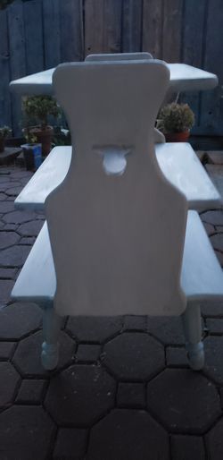 Super cute vintage 3 tier table