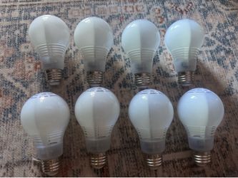 8 CREE LED light bulbs