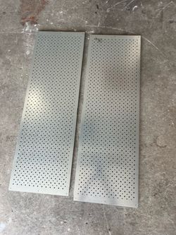 Metal peg board
