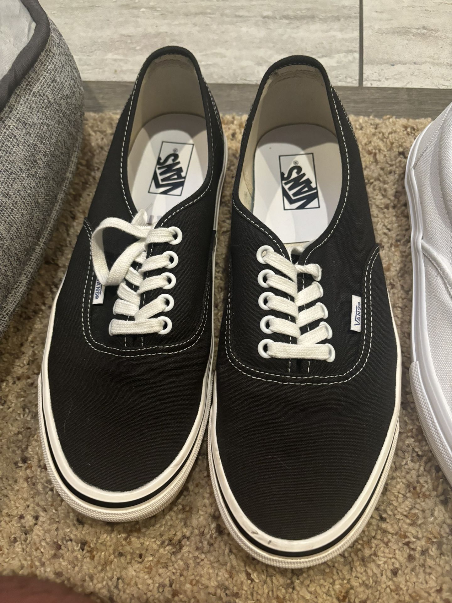 Vans Shoes- Men’s 11