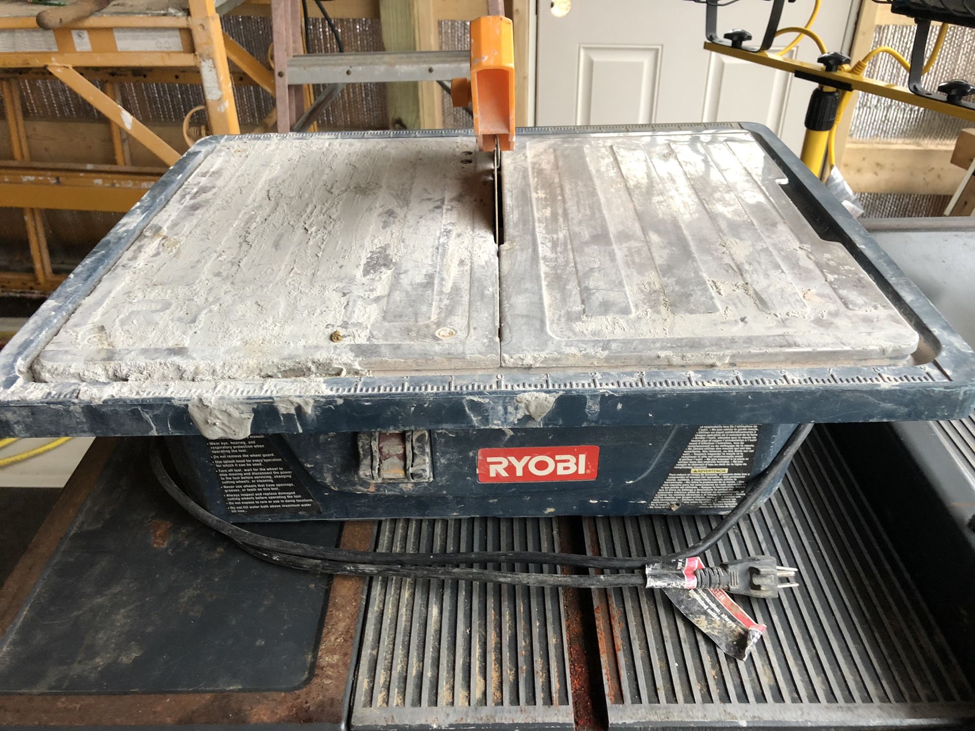 Tile saw