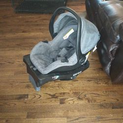 Evenflo Litemax Sport Infant Car Seat With Base; Black/Charcoal Grey