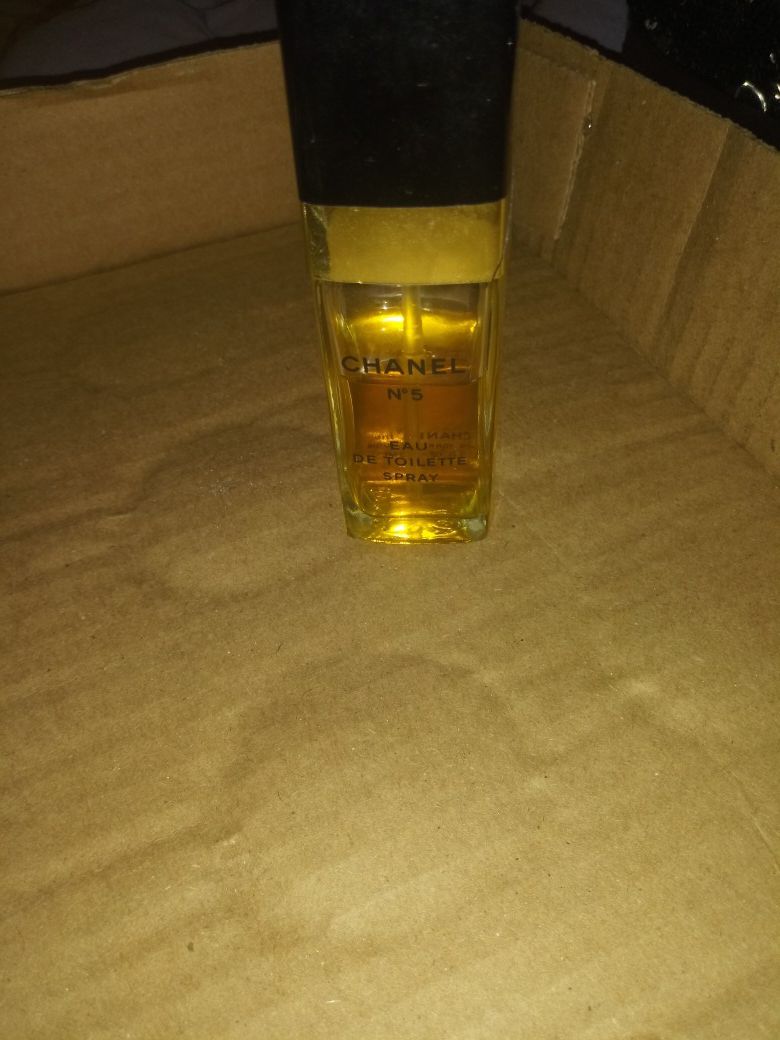 Chanel No5. Eau de Toilette Spray pre-owned.Half Bottle left 0.5 fl ounces