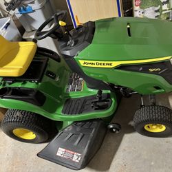 For Sale – John Deere S100 Lawn Mower