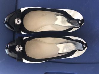 Michael Kors flats like new size 8m