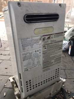 Moritz tankless water heater. N-0751M-OD for Sale in Pasadena, CA - OfferUp