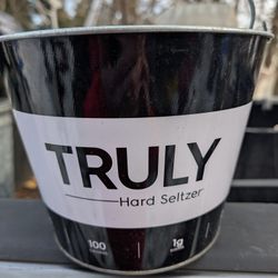 Truly Seltzer Pale