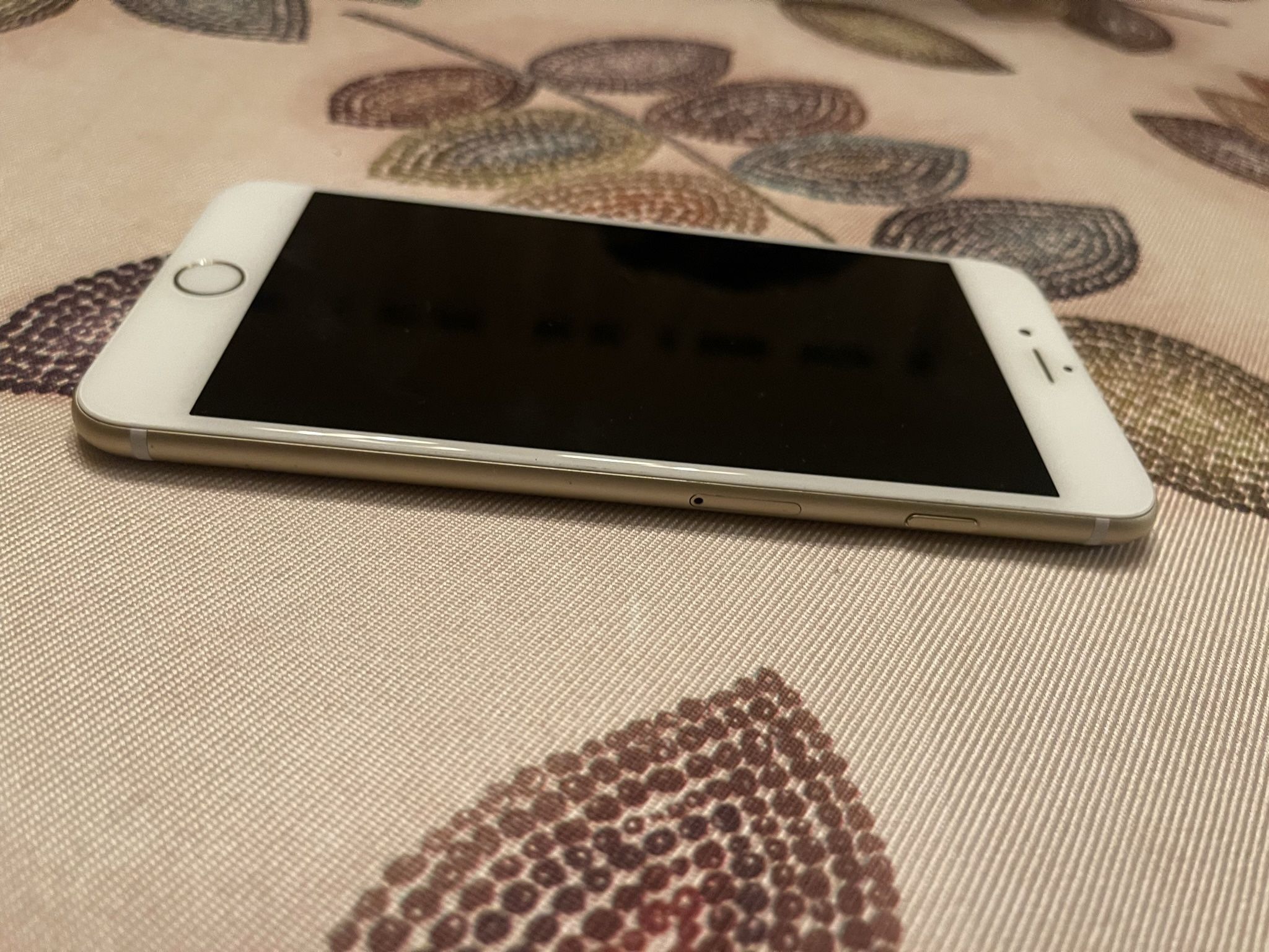 UNLOCKED IPHONE 6 PLUS/ SEE DESCRIPTION