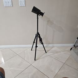 Tripod Floor Lamp 