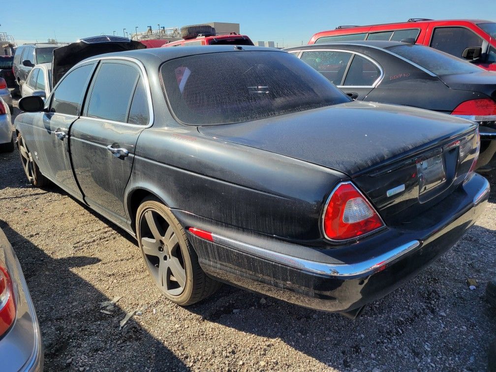 2006 Jaguar XJR PARTS UPULL AUTO PARTS DD1729 for Sale in Las Vegas