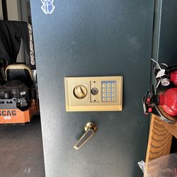 DocuGem Gun Safe / Security Cabinet - Digital Keypad