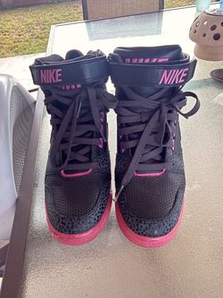 Nike High-Top Sneakers Black and Pink