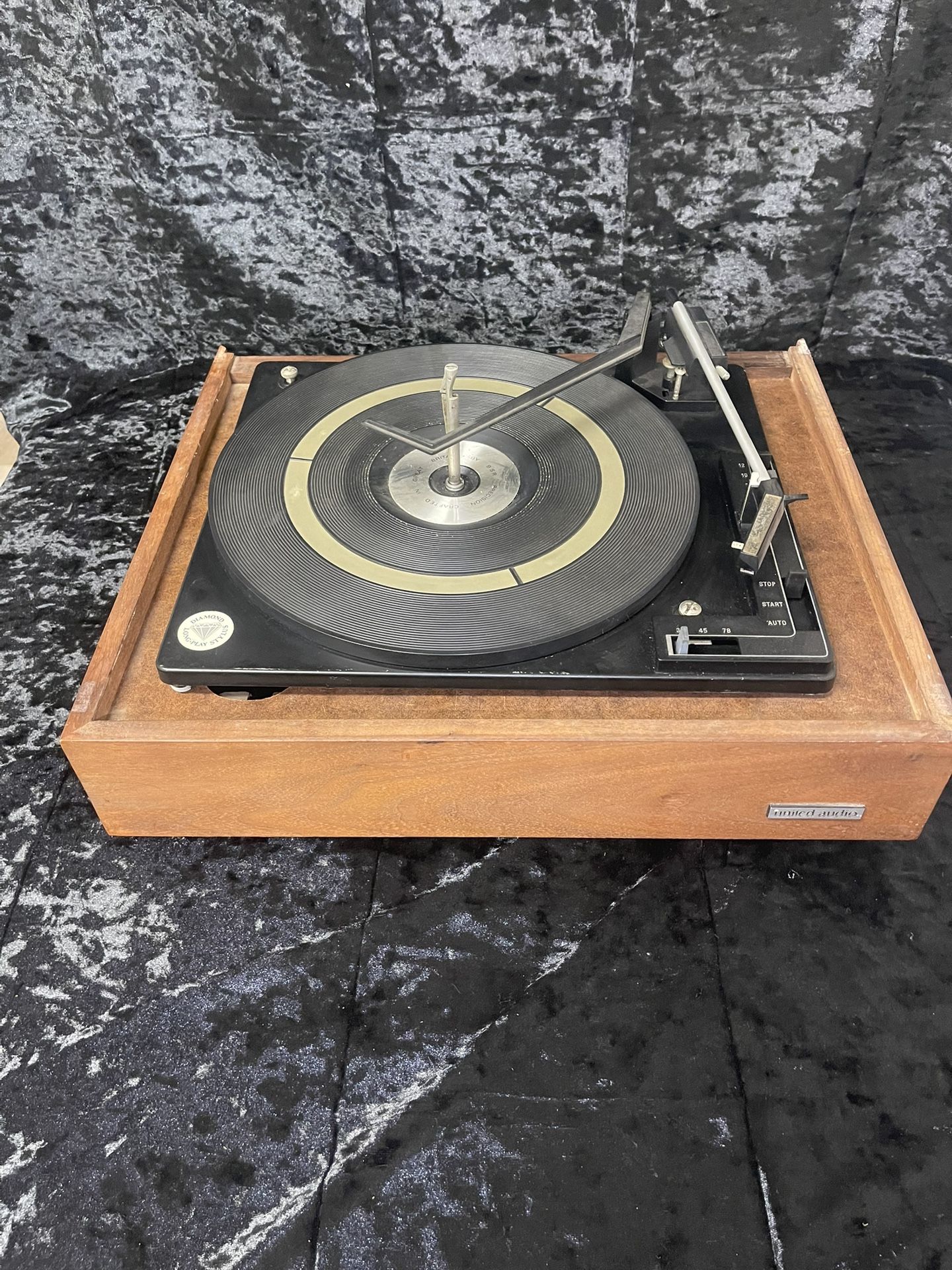 Vintage Turn Table DJ