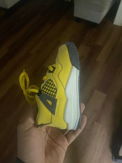 Jordan 4 Retro Lightning toddler Size 8C