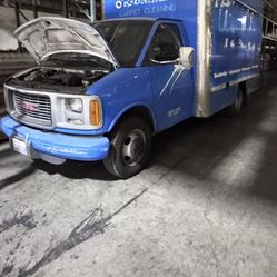 2002 GMC Savana Cute away Truck /truck  Mount