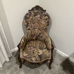 Vintage/Antique Style Chair