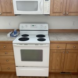 Kitchen stove /  Dishwasher / Microwave