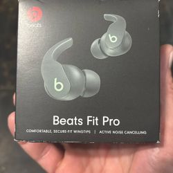 Earbuds Beats Fit Pro