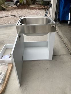 Glacier Bay Stainless Steel Apron-Front Laundry/Utility Sink with Faucet