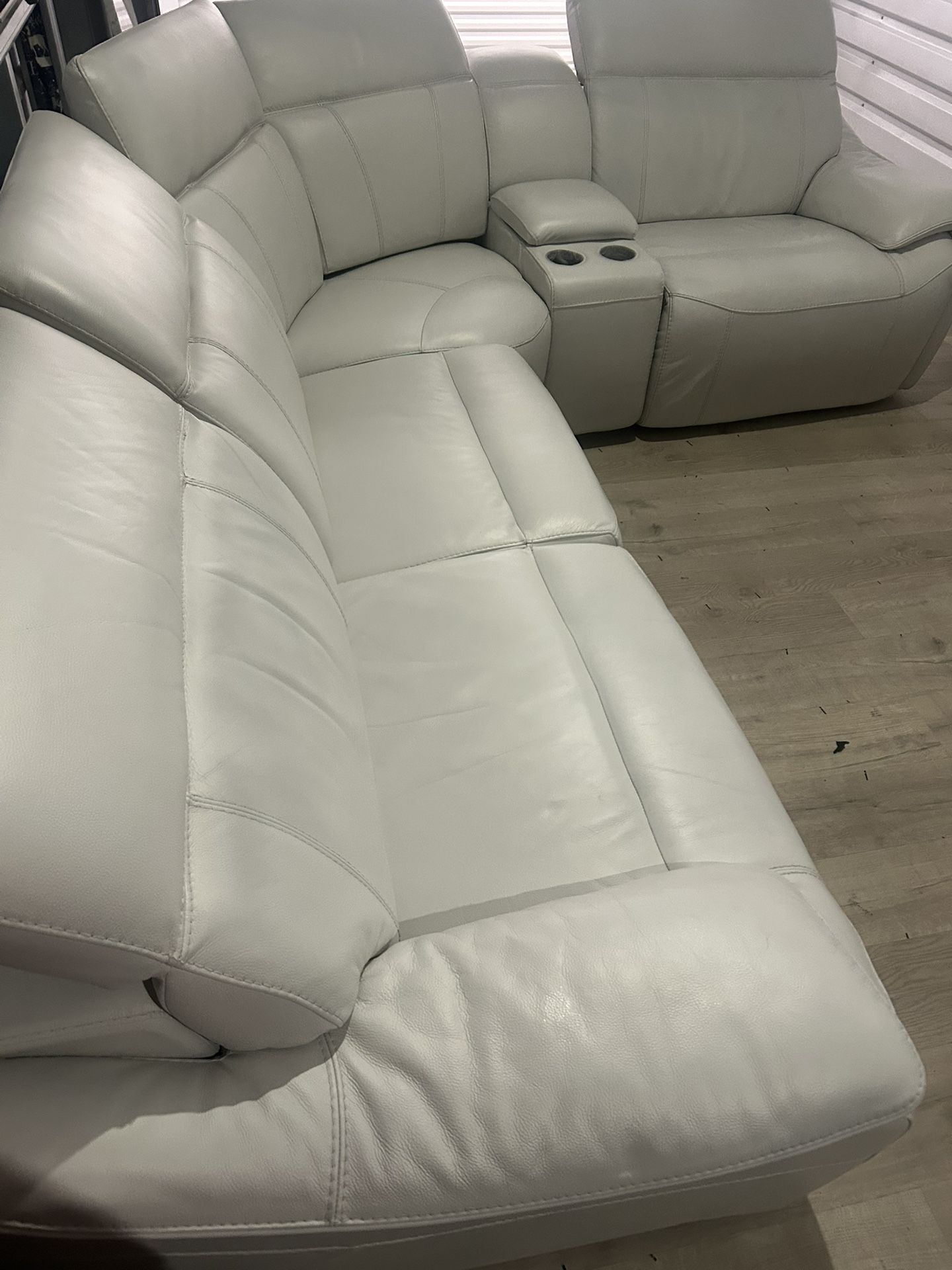 SECTIONAL GENUINE LEATHER RECLINER ELECTRIC WHITE COLOR โ
๐ฅ๐DELIVERY SERVICE AVAILABLE ๐ฅโ
๐