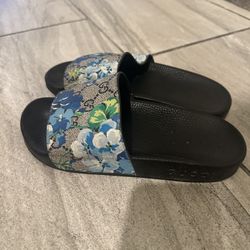 Woman’s Shoes 