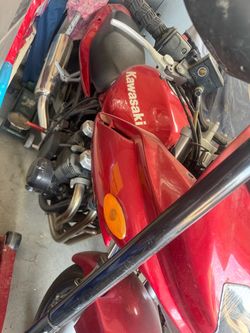 Kawasaki zr7s