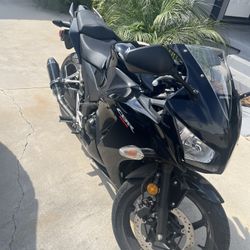 2016 Honda CBR300R