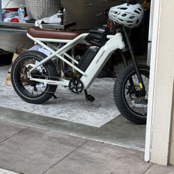 Retro Spec Rev 2 E-bike With Damage On Front
