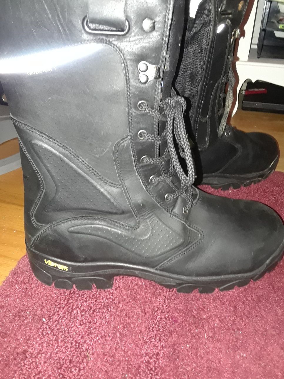 Vibram work boots size 12 pick up only