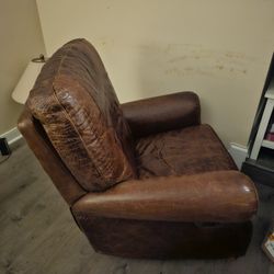 Beautiful Leather Lazy Boy Set Of 2