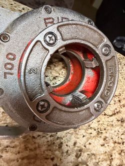 RIDGID 700 Power Drive pipe threader & Manual Set