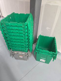 Plastic Storage Totes with Attached Lids – Lot