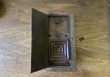 Tom Thumb Portable Radio 