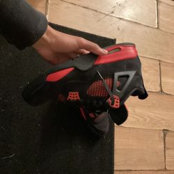 Jordan 4 Red Thunder