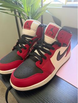 Nike Air Jordan 1 Mid Chicago Black Toe GS 6.5Y
