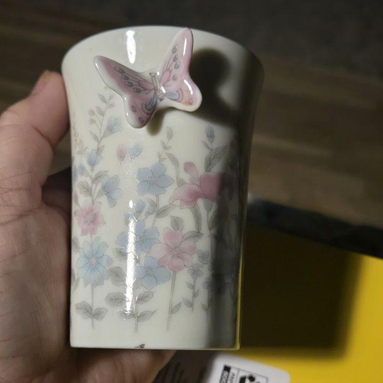 Butterfly Toothbrush Holder Cup