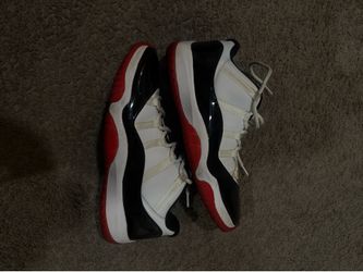 Jordan 11 low Red and white