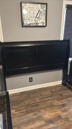 Queen sleigh bed frame