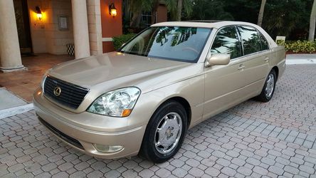 Mint Lexus LS(contact info removed)0 miles