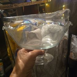 Lobby glass serving bowl