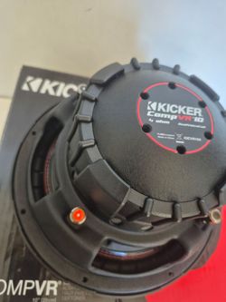 KICKER ( 1 ) 10 INCH DUAL 4 OHM VOICE COIL CAR SUBWOOFER 700 WATTS