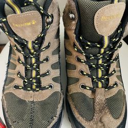 Bearpaw Hiking Boots 