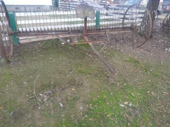 Hay rake yard art or use