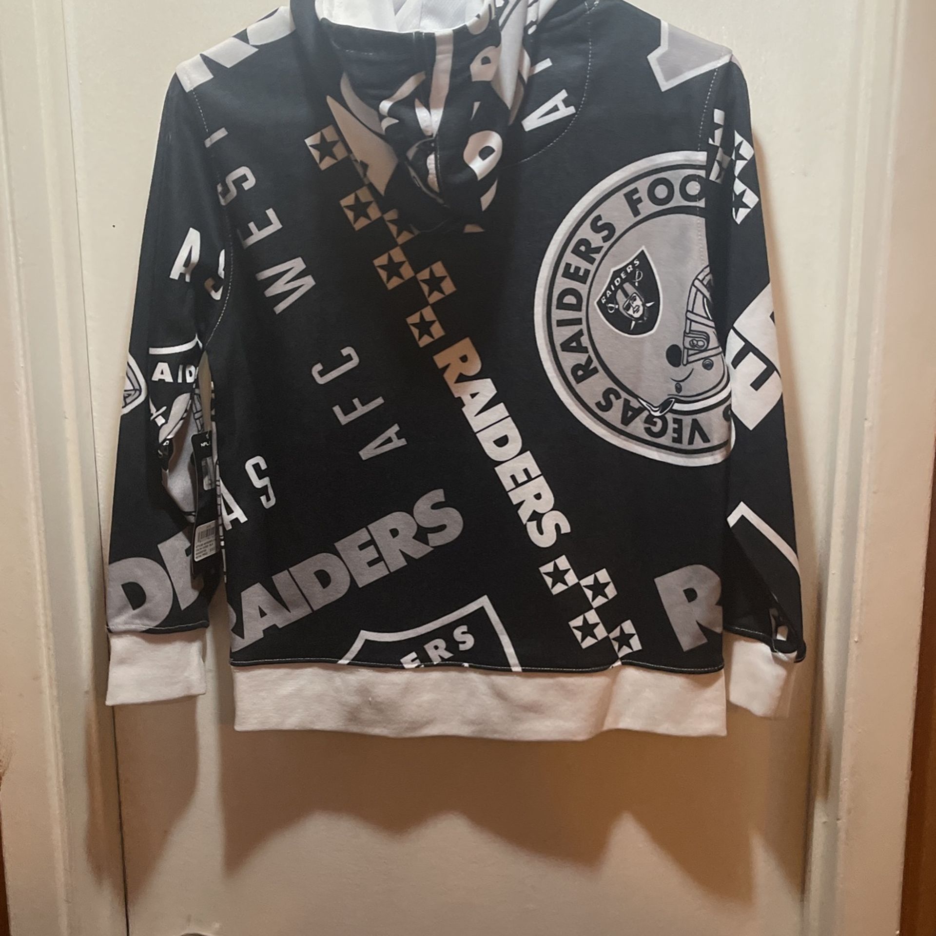 Outerstuff Youth Black Las Vegas Raiders Prime Pullover Hoodie Size: Small