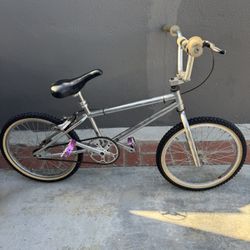 GT BMX MACH ONE CLEAN