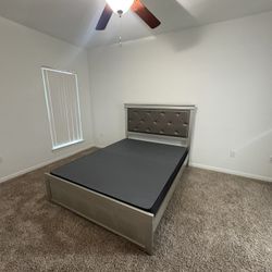 BRAND NEW QUEEN SIZE BED FRAME 