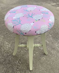 Hedgehog piano stool
