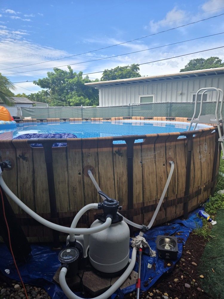 Pool Coleman 22ft 52 Inc, Intex Filter Sand Y Robot Limpiafondos Incluido.